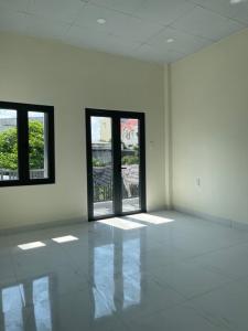 + CHÍNH CHỦ BÁN GẤP CĂN NHÀ - QUỐC LỘ 13 KHU DÂN CƯ HỒNG LONG THỦ ĐỨC-SÁT MẶT TIỀN .GIÁ SIÊU HỜI NHỈNH 4.× TỶ 50M2 .NGANG 5M- 2PN .XE HƠI ĐẬU SÁT NHÀ -KHU PHÂN LÔ VÍP